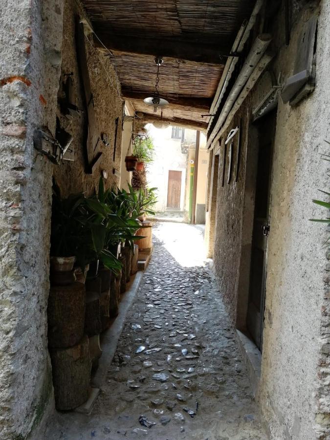L'Antico Borgo, Un Mix Di Storia E Romanticismo Villa Lierna Bagian luar foto