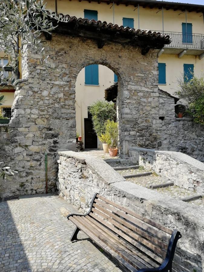 L'Antico Borgo, Un Mix Di Storia E Romanticismo Villa Lierna Bagian luar foto
